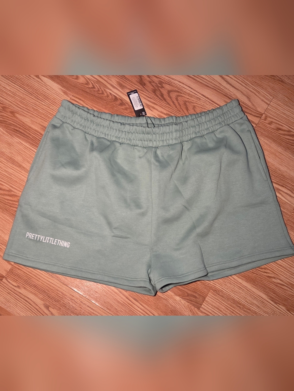 NWT Pretty Little Thing Plus Relaxed High-Waist Sage Green Shorts Sz US 20